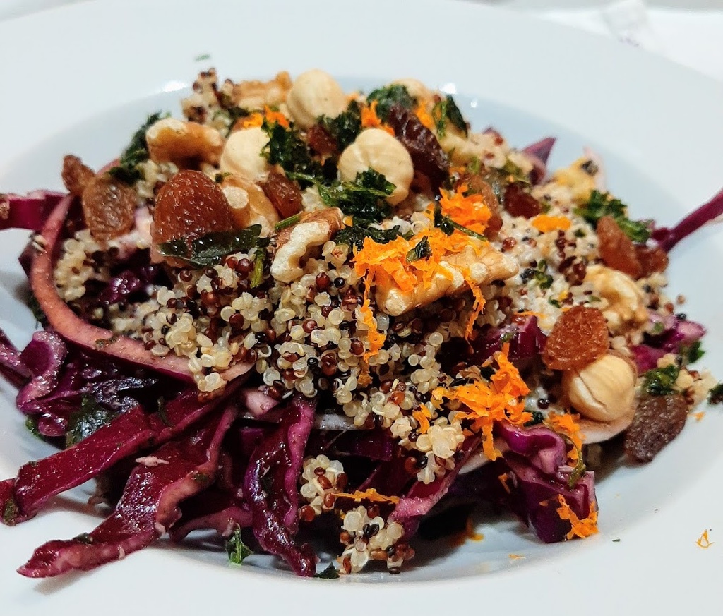 Ensalada de quinoa, edamame, lombarda y frutos secos (150gr)