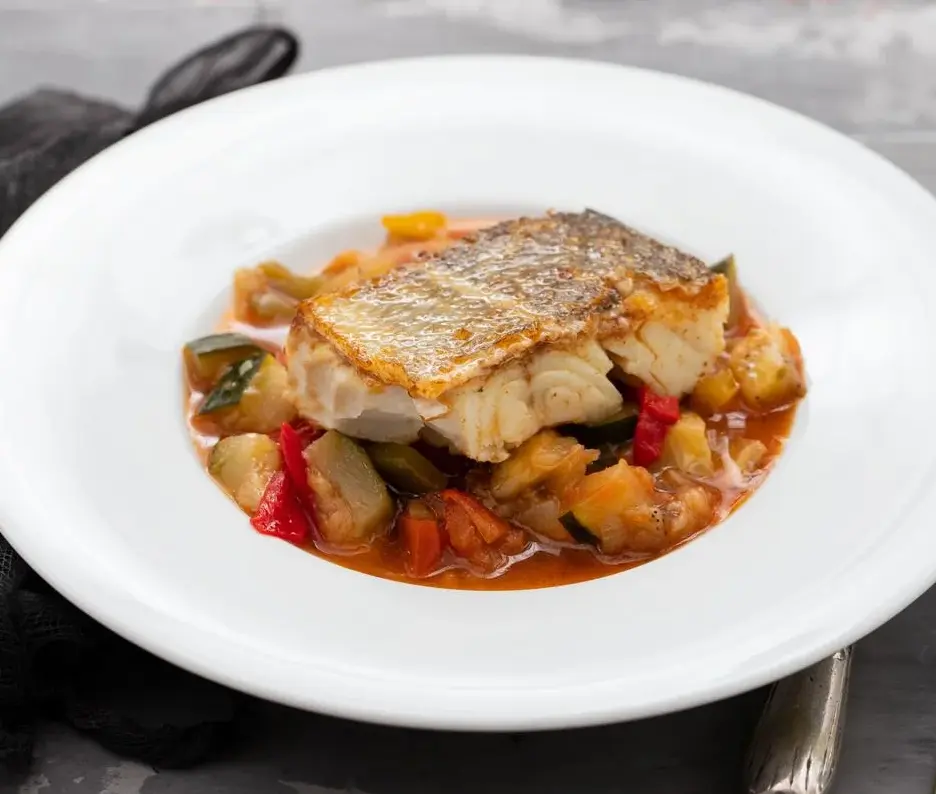 Fogonero al horno con asadillo de verdura (250gr.)