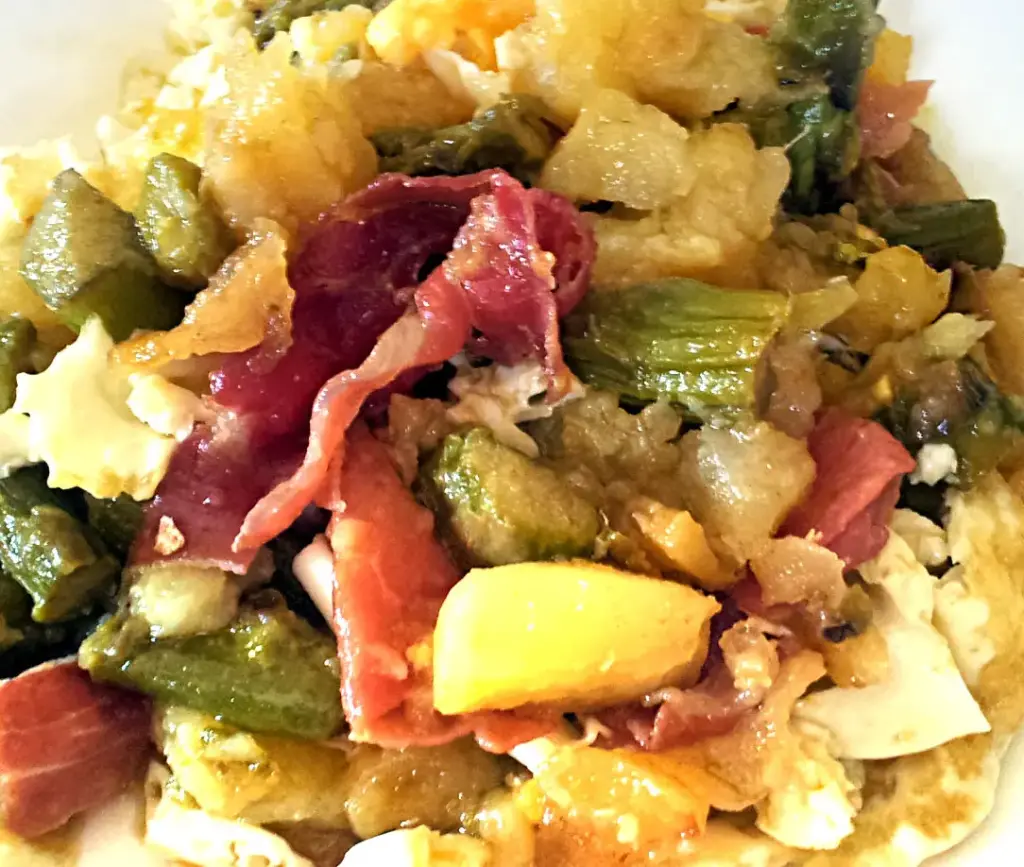 Revuelto de patatas, alcachofas y jamón (250gr.)