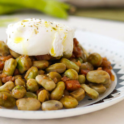 Habas con jamón y huevo poché (150gr)